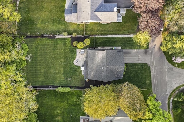 40 Carver Rd, Wellesley, MA 02481 - drone / aerial view