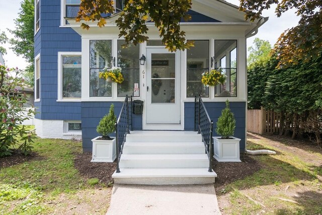 61 Fairfield Ave, Holyoke, MA 01040 - view of property entrance
