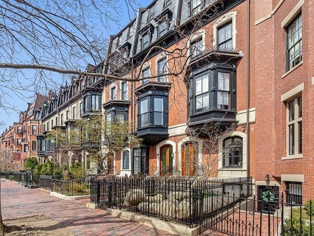 227 Marlborough St Unit 4, Boston, MA 02116 - view of property with a fenced front yard and a residential view