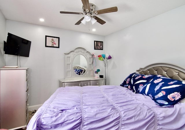 bedroom with ceiling fan