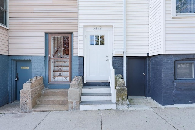 307 E Eagle St, Boston, MA 02128 - property entrance