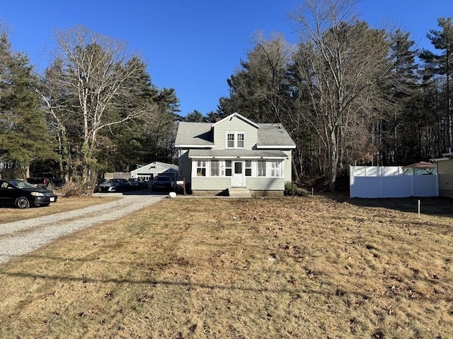 view of front of home featuring a front lawn