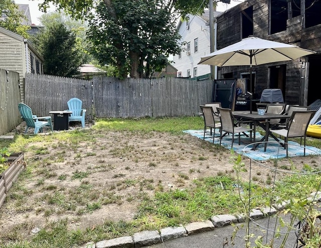 view of yard with a patio area