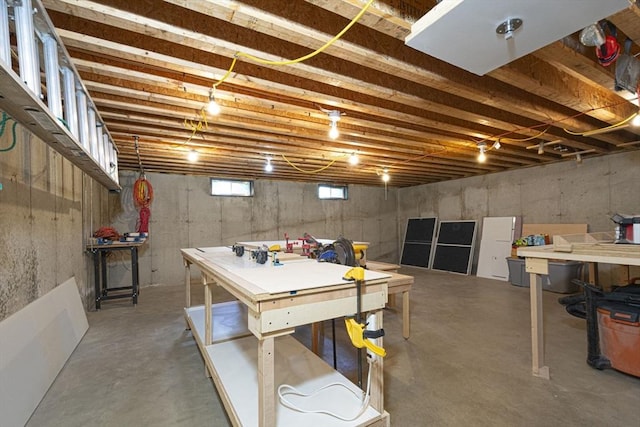 12 Crosby, Webster, MA 01570 - below grade area featuring a workshop area