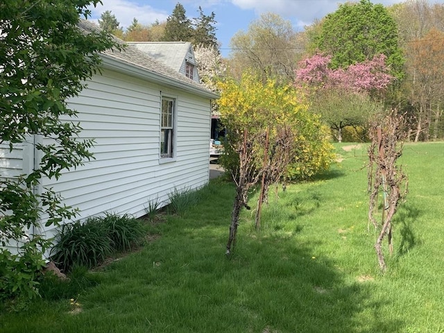 52 Burnett St, Granby, MA 01033 - view of grassy yard