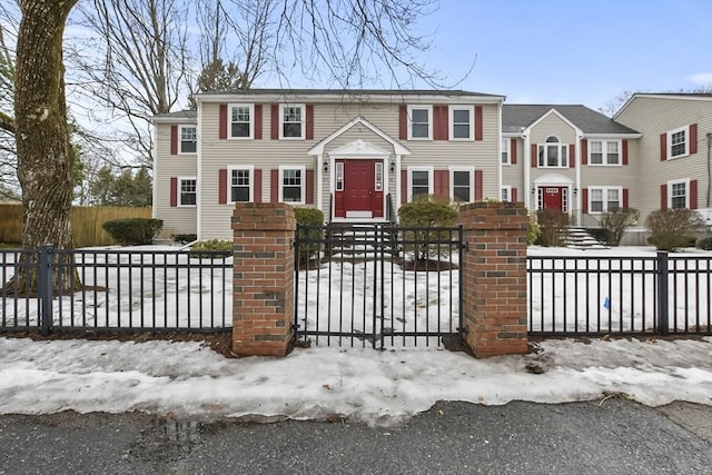 view of front of house with a fenced front yard