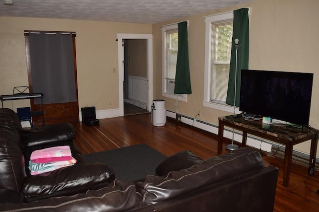 1407-1409 Worcester St, Springfield, MA 01151 - living area featuring wood finished floors and baseboards