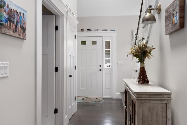 675 Main St Unit C1, Barnstable, MA 02635 - foyer featuring dark wood finished floors and baseboards
