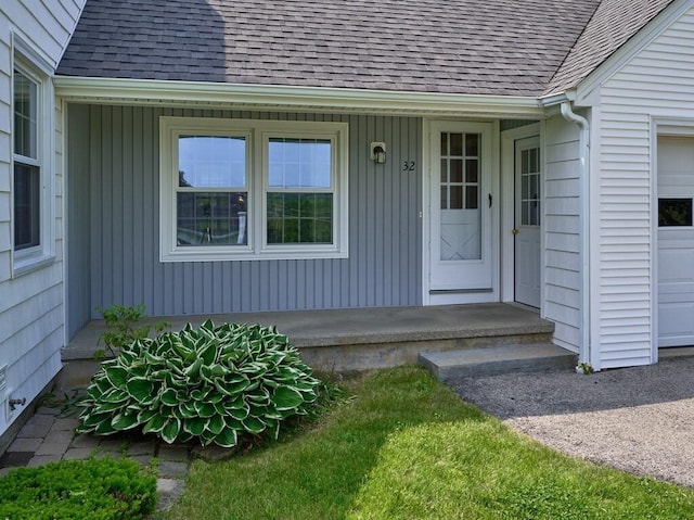 32 Westview Dr, Sutton, MA 01590 - entrance to property with roof with shingles and a porch