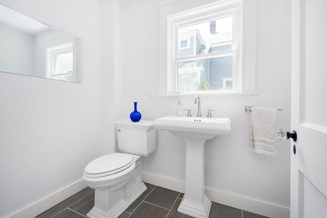 8 Carisbrooke St, Andover, MA 01810 - half bath with baseboards
