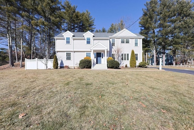 view of front of house with a front lawn