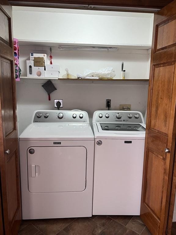 628 Malden St, Revere, MA 02151 - laundry room featuring washing machine and clothes dryer