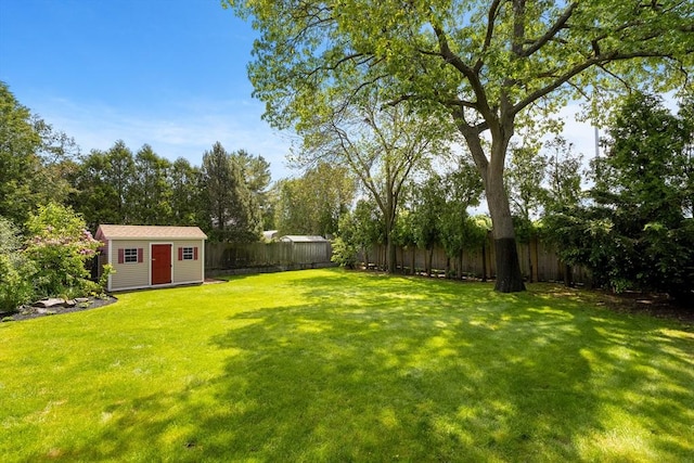 4 Farmland Rd, Saugus, MA 01906 - view of yard with view of wooded area