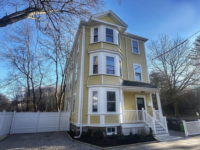 view of front of house featuring a porch