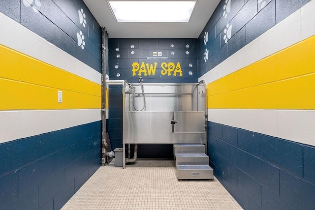misc room with tile patterned flooring