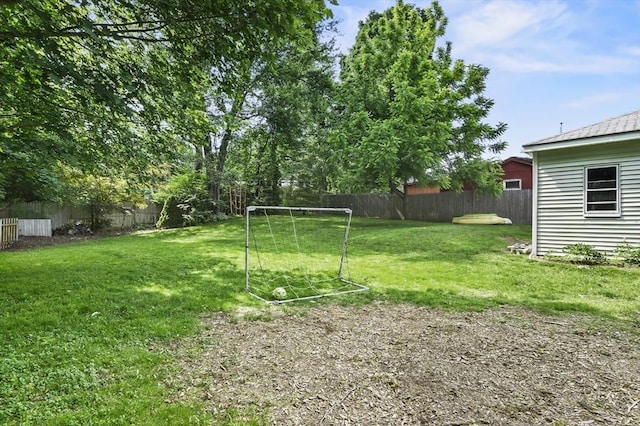 16 Boyce St, Worcester, MA 01603 - view of fenced yard