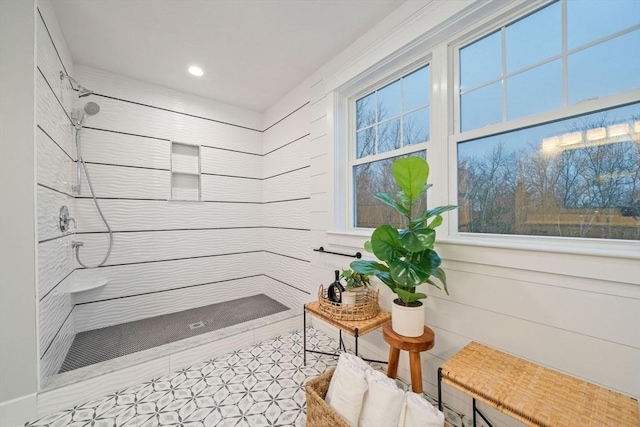 bathroom featuring tiled shower