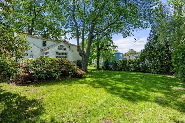 68 Shelton Rd, Swampscott, MA 01907 - view of green lawn