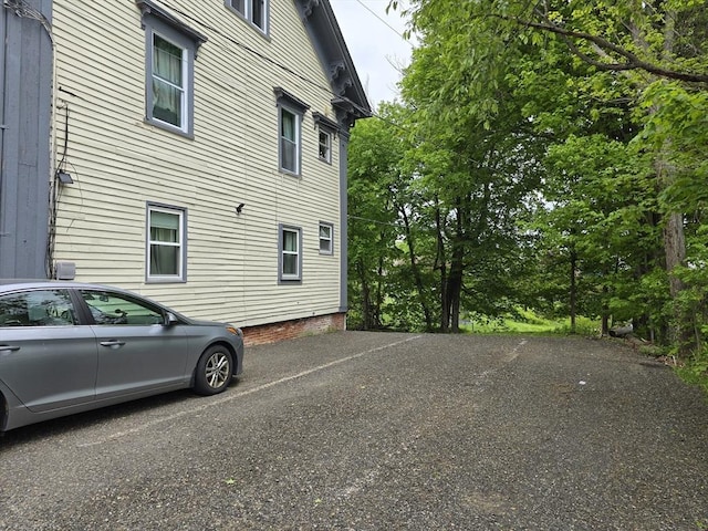 20 Central St, West Brookfield, MA 01585 - view of side of property