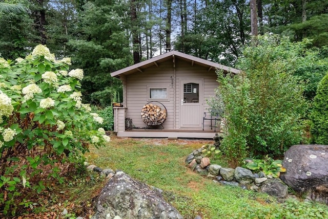 view of outbuilding