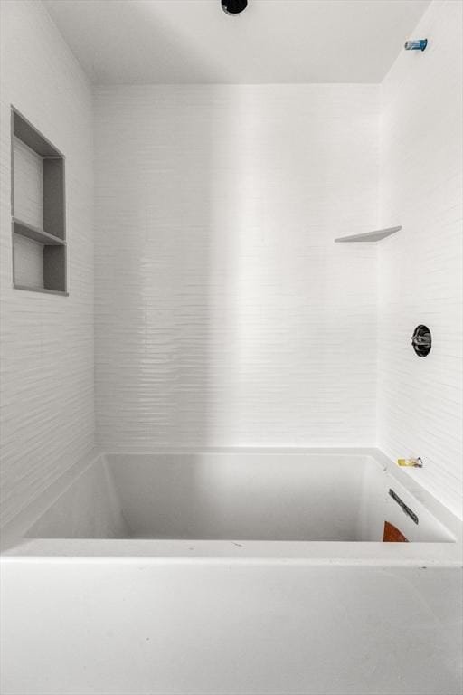 bathroom featuring shower / bathing tub combination