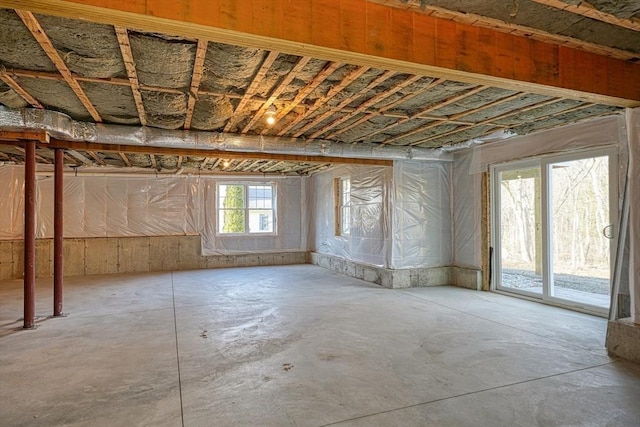 misc room featuring concrete flooring