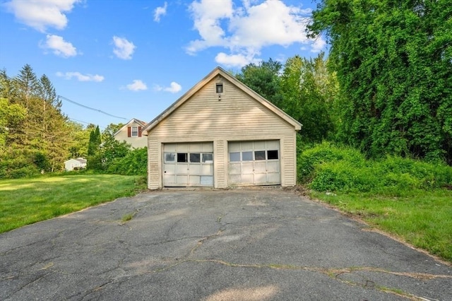 628 Rindge Rd, Fitchburg, MA 01420 - view of detached garage