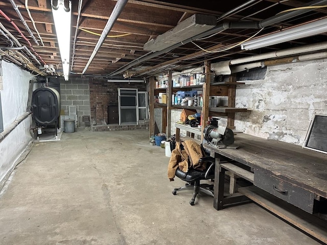 6 Weaver Farm Rd, Rutland, MA 01543 - unfinished below grade area with heating fuel and a workshop area