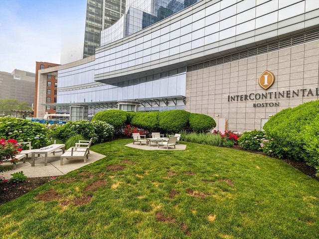 500 Atlantic Ave Unit 16R, Boston, MA 02210 - view of green lawn with a patio area