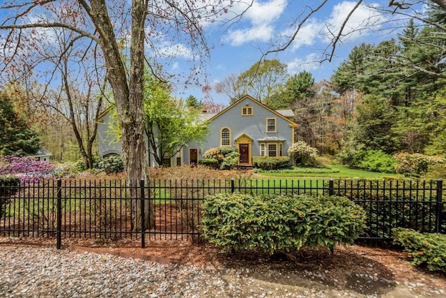 view of front of property with a fenced front yard