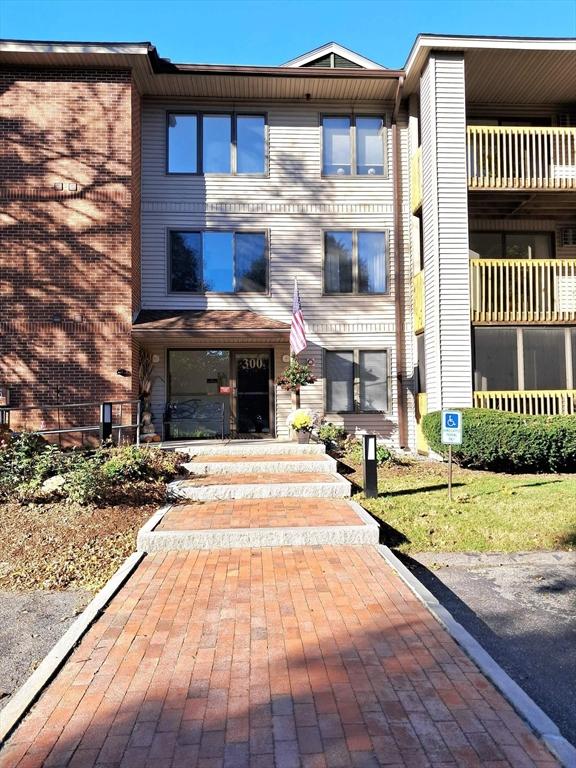 300 Candlewood Park Unit 32, Nashua, NH 03062 - view of building exterior