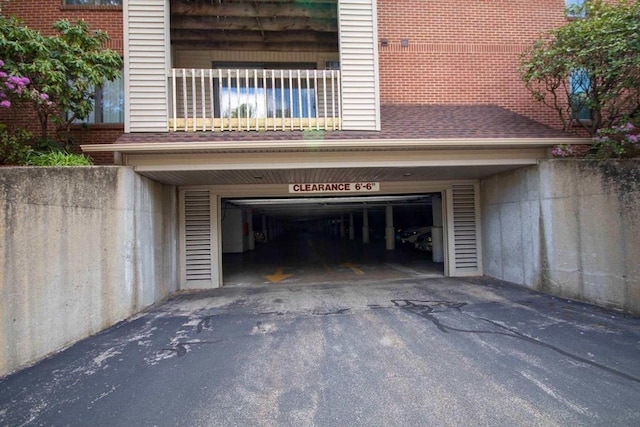 300 Candlewood Park Unit 32, Nashua, NH 03062 - garage with driveway