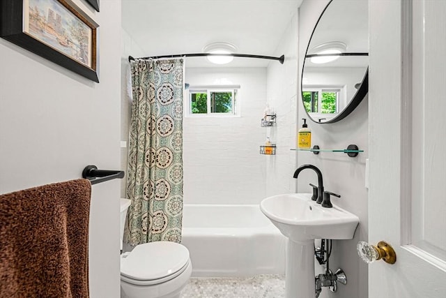 11 Bruce Ln, Wenham, MA 01984 - full bath featuring toilet and shower / bath combination with curtain