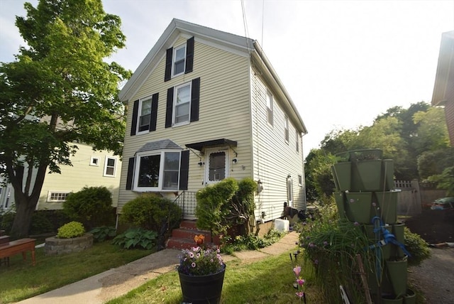 2 Harrison Ave, Gloucester, MA 01930 - view of front of home