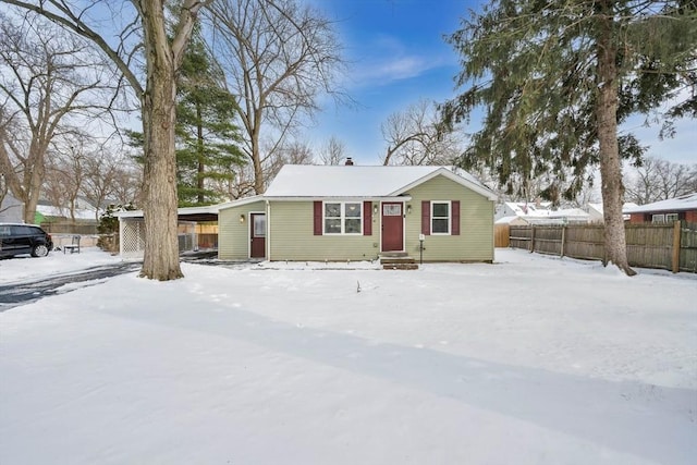 view of front of property