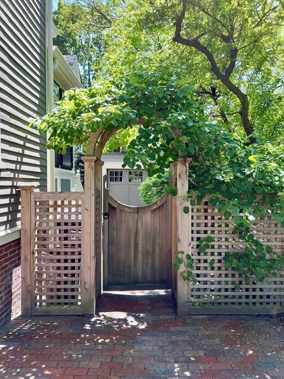 gate featuring fence