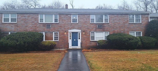 view of front of house with a front yard