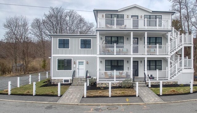 136 Flash Rd Townhome, Unit Townhome, Nahant, MA 01908 - multi unit property with a porch and a balcony