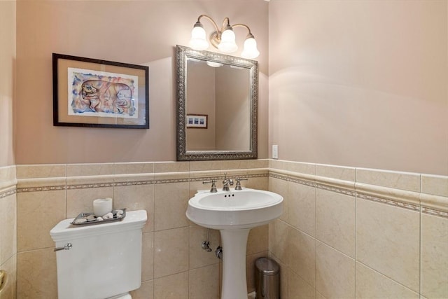 22 Flintlock Rd, Lexington, MA 02420 - bathroom with a wainscoted wall and tile walls