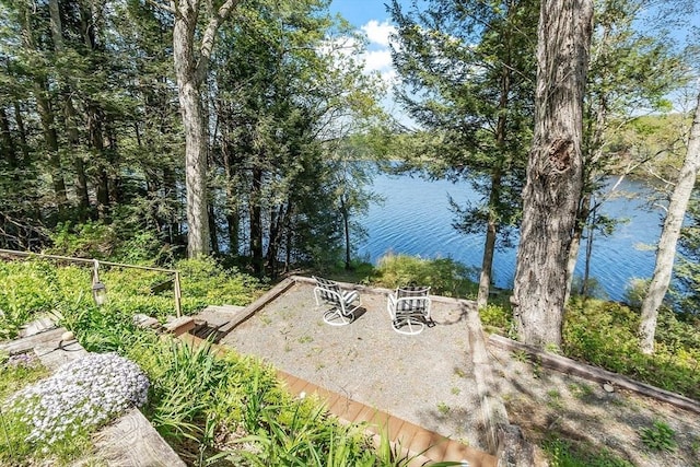 view of yard with a water view