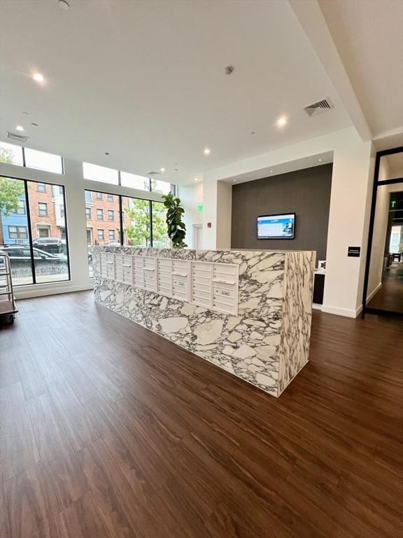99 Sumner St Unit 307, Boston, MA 02128 - view of welcome area