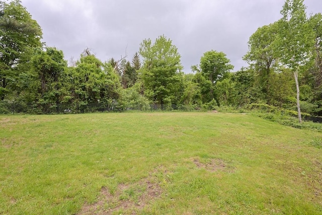 268 Wallace Hill Rd, Townsend, MA 01469 - view of grassy yard