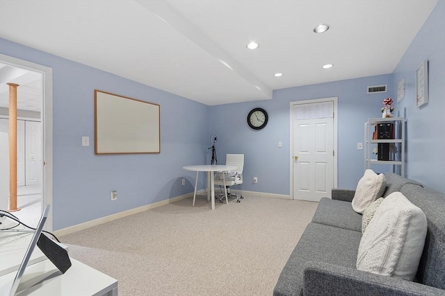 living area featuring recessed lighting, visible vents, light carpet, and baseboards