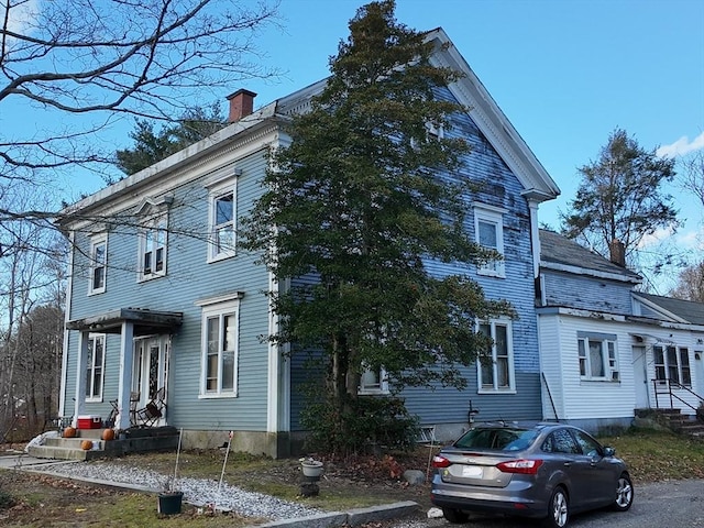 view of front facade