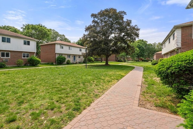 172 Bishop Dr Unit 172, Framingham, MA 01702 - view of grassy yard