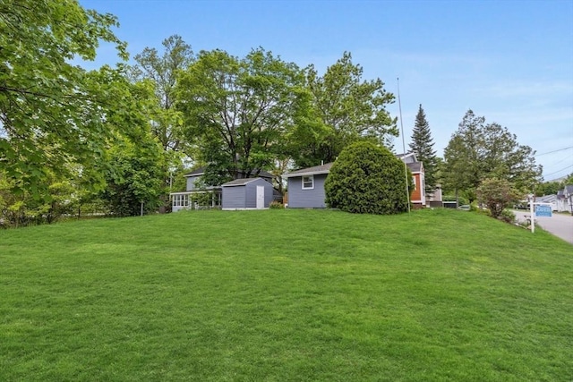 8 Piedmont St, Methuen, MA 01844 - view of green lawn