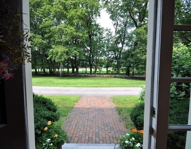43 Old Concord Rd, Lincoln, MA 01773 - view of green lawn