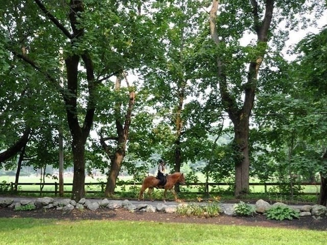 43 Old Concord Rd, Lincoln, MA 01773 - view of home's community