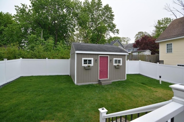 view of outdoor structure with entry steps and an outdoor structure