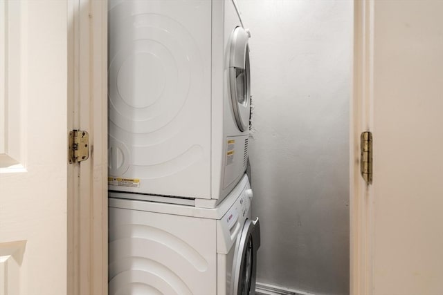 341 Beacon Unit 2F, Boston, MA 02116 - laundry area with stacked washer / drying machine